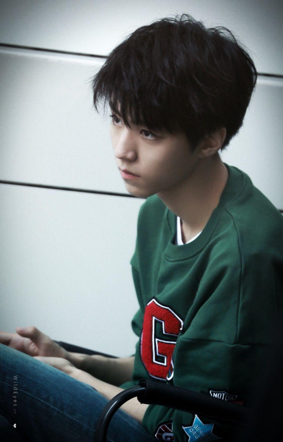 能评价一下三字弟弟,以及其它当红小生的颜吗