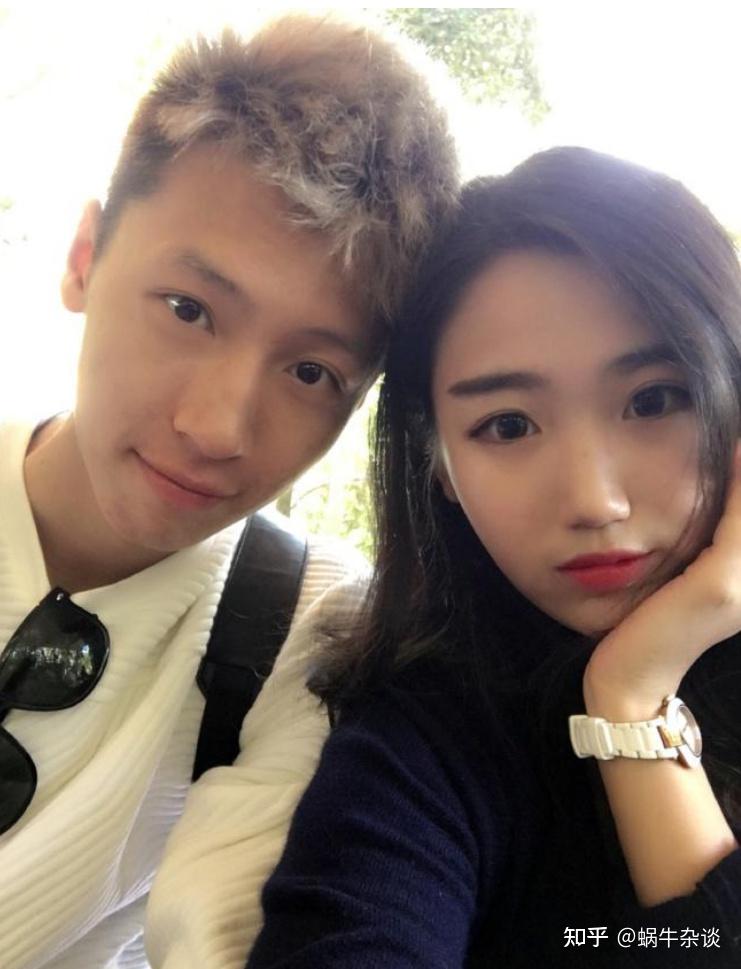 饱受伤病困扰的中国库里,获得5年顶薪合同,和漂亮女友青梅竹马