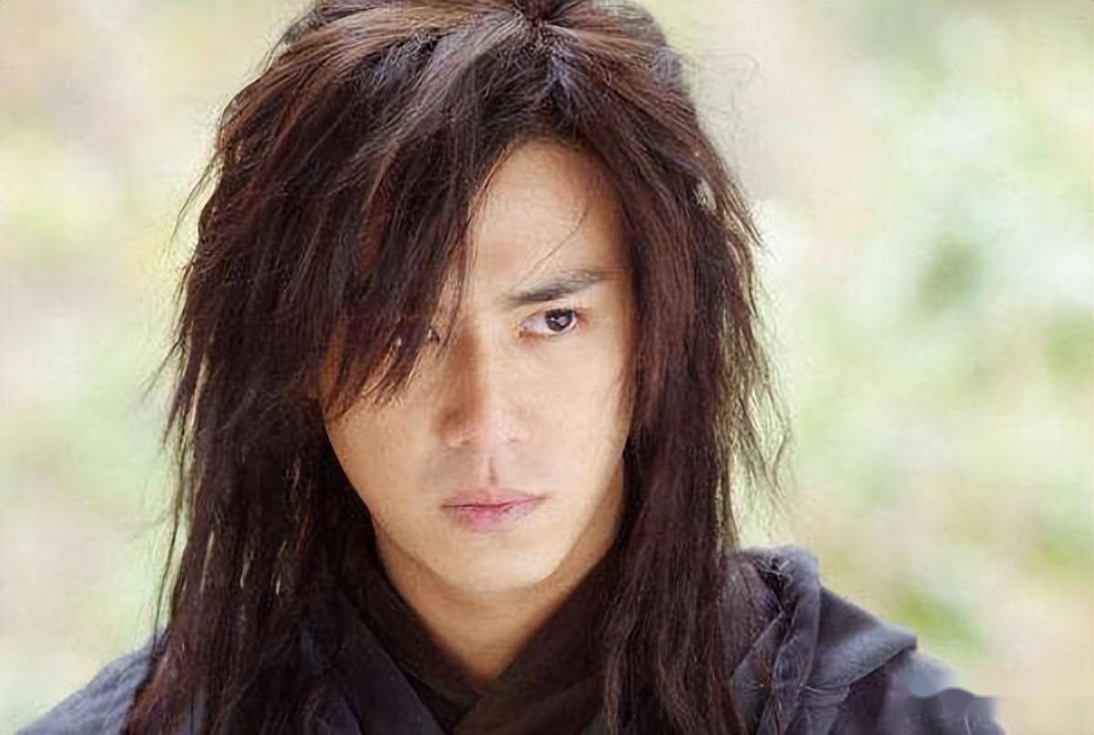 燕南天是古龙武侠小说《绝代双骄》中的人物,被誉为"天下第一大侠","