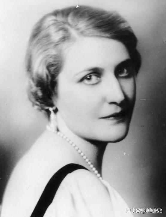 国色天香的少女