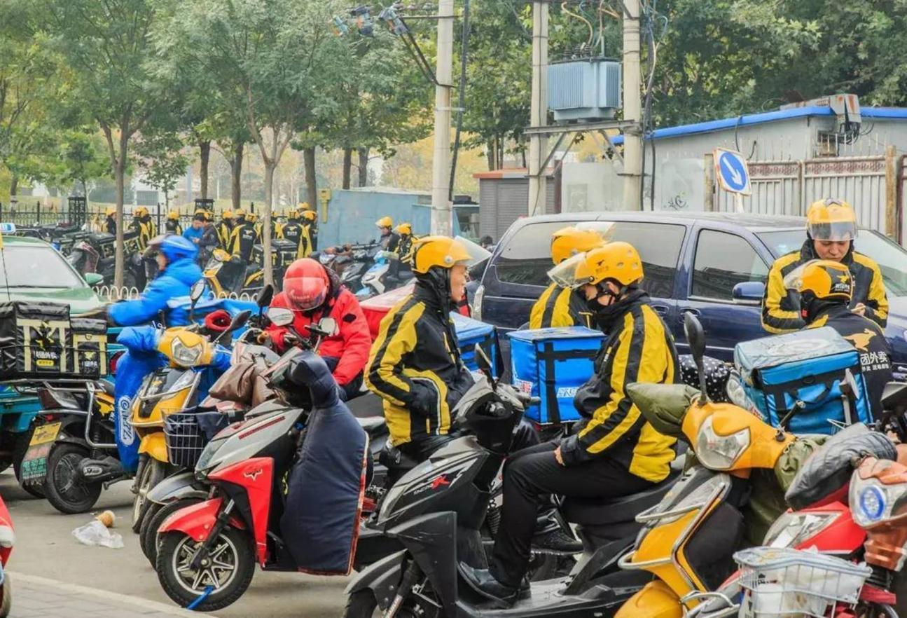 外卖电动车怎么选?绿源这3款酷车,续航达100km,上班也能骑