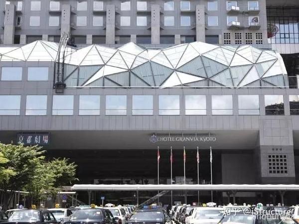 大跨结构除了网格结构你还有一个选择——折板