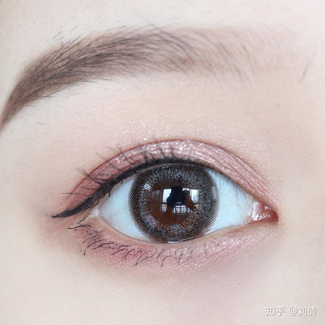 眼线笔怎么画内眼线好看 v2-7b36f924c5c4c6a5a148ae67bcf27d0a_r.jpg