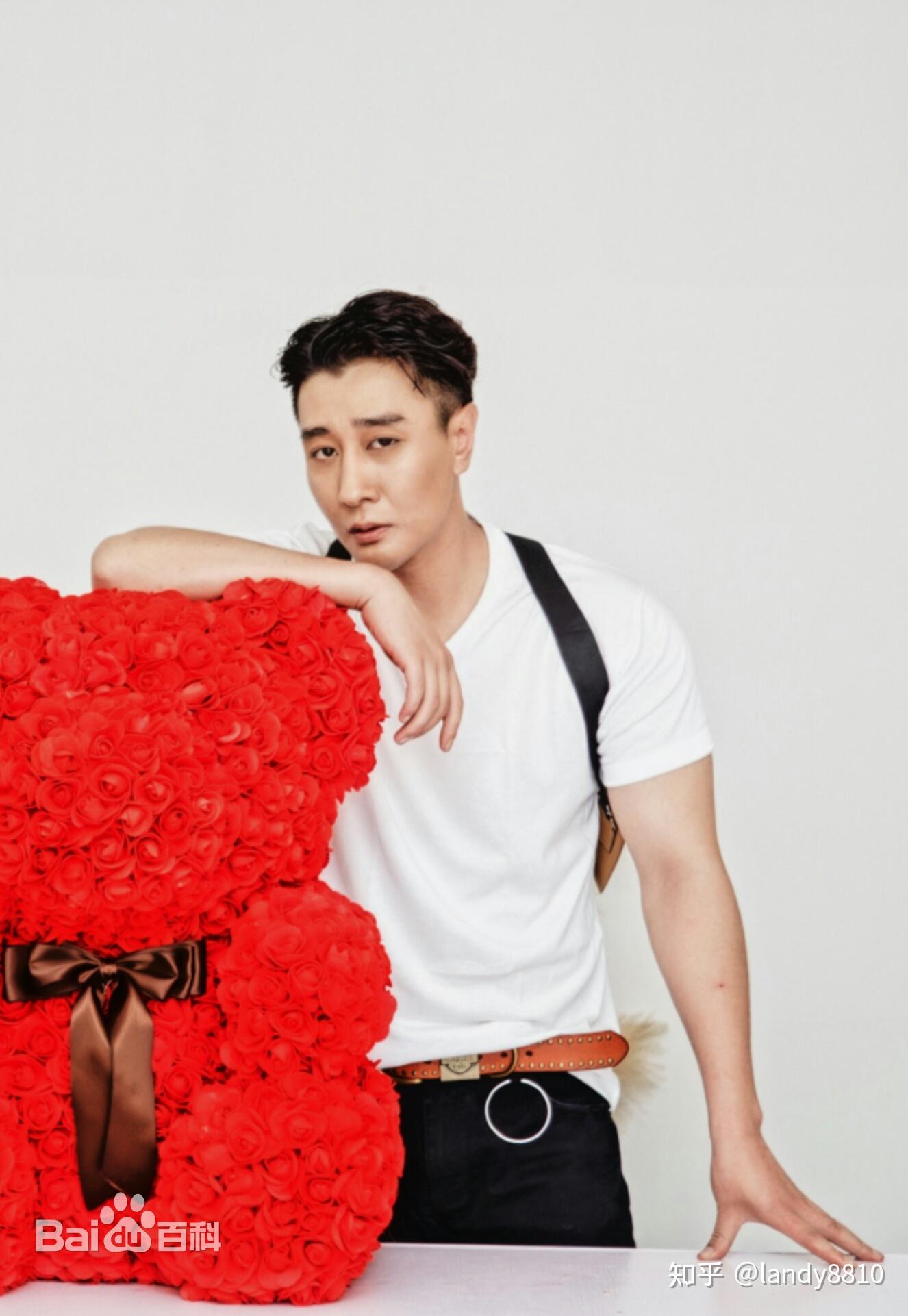 李威,姚笛,李沁,杜冠儒,霍泥芳等主演的《从爱情到幸福》剧照