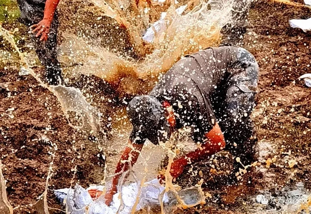 背负重任,抗洪勇士扛起人民安危重任