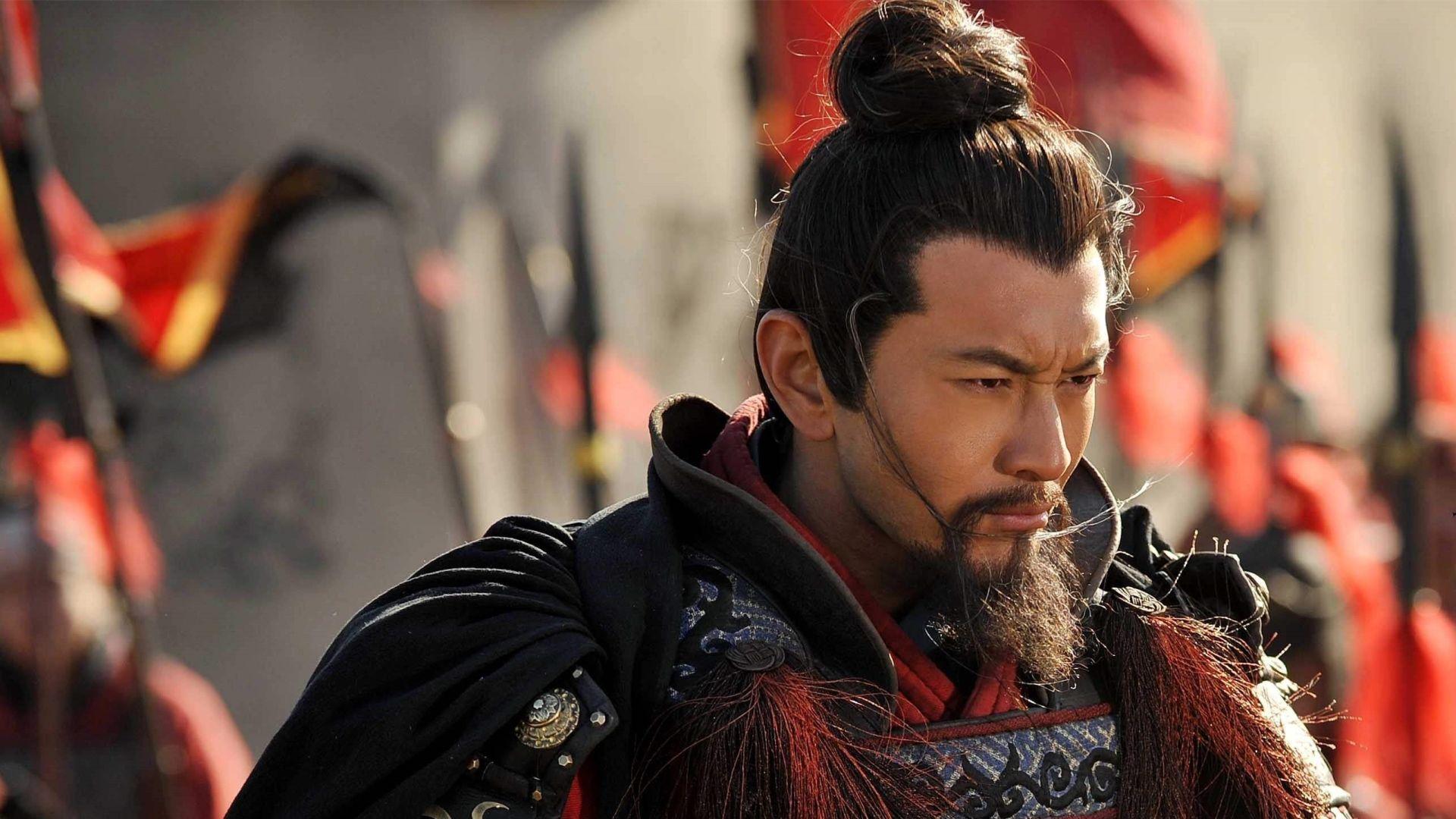 而当杜充让岳飞放弃开封的时候,这个时候的岳飞也才二十多岁,而这个