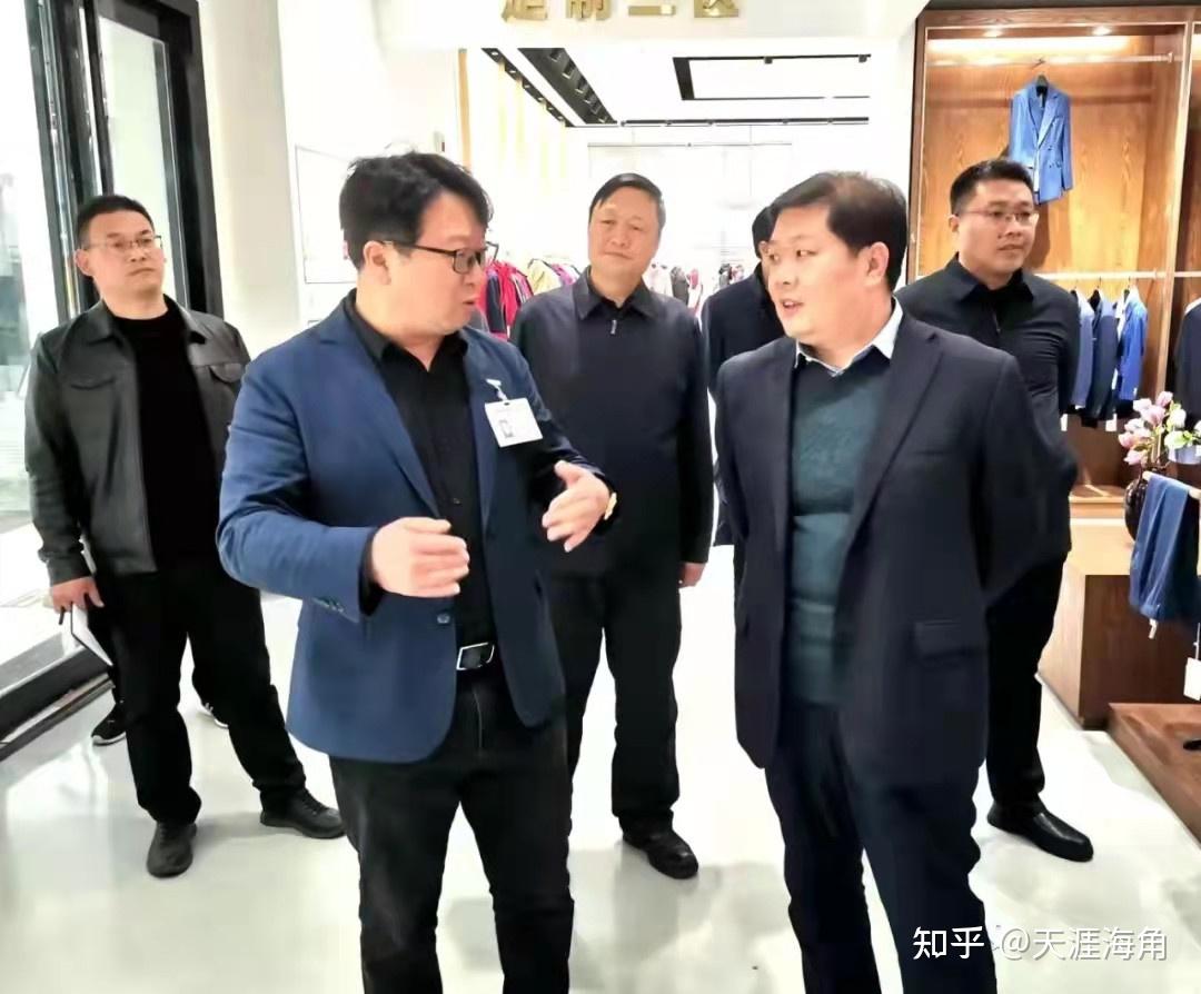 10月20日,卢氏县委副书记,代县长刘万增带领县商务局,统计局等部门