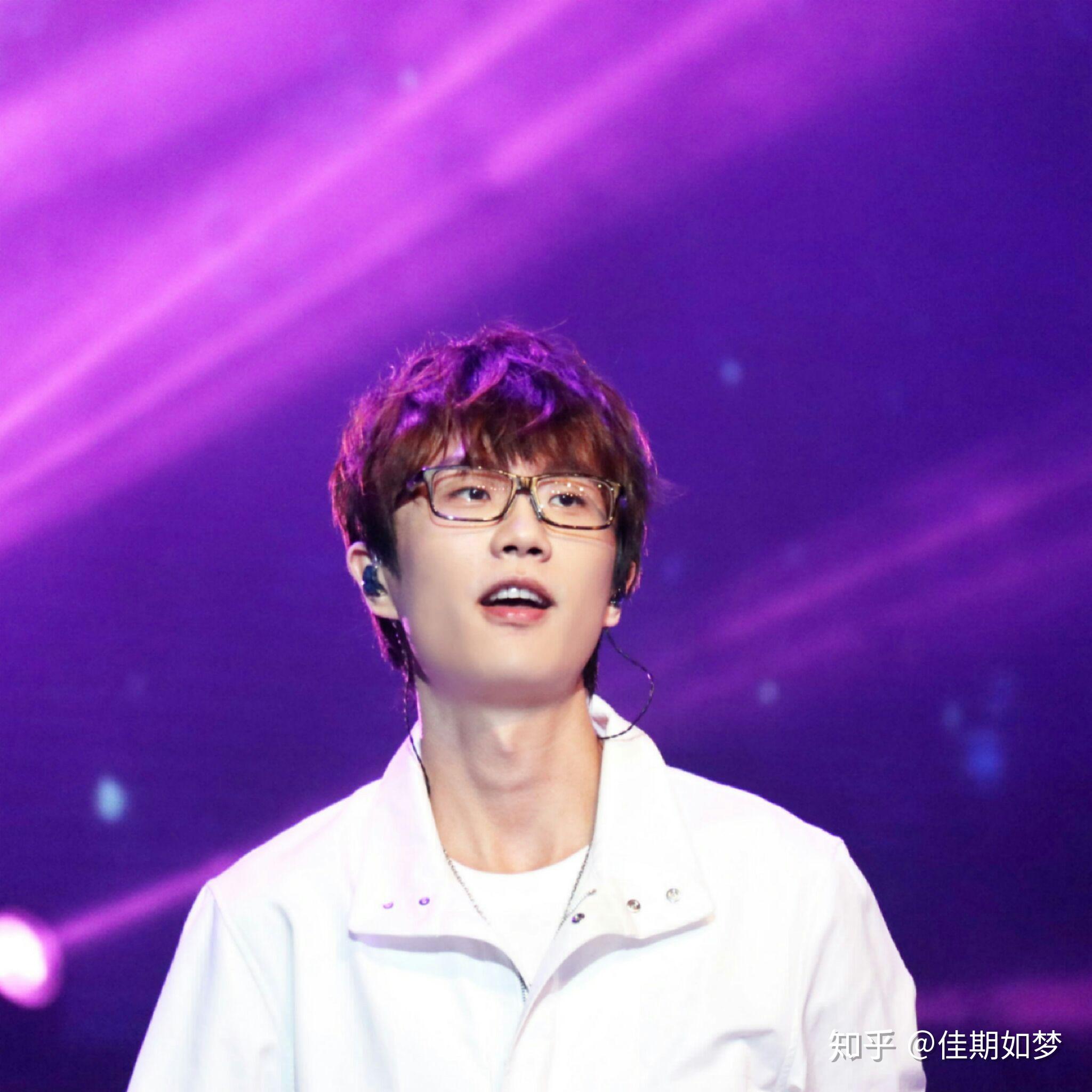 你觉得许嵩哪张照片最好笑?