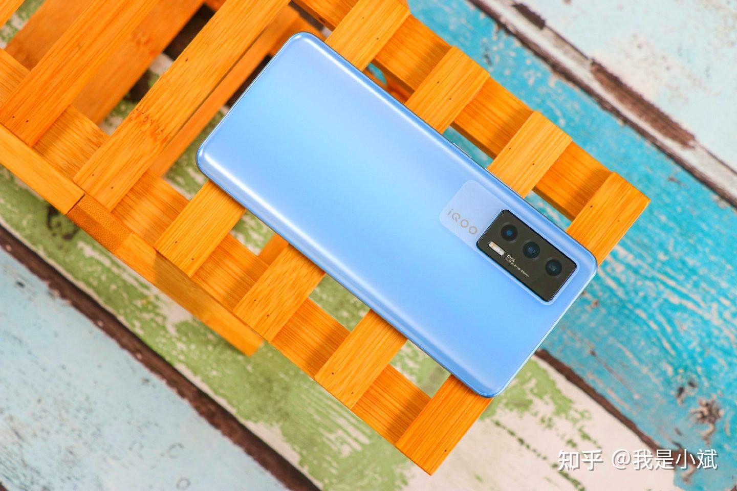 realme x7 pro:8 128gb 售价2499元