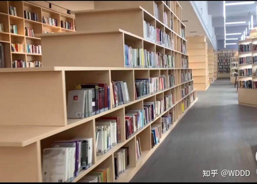 郑州工商学院欢迎你0002