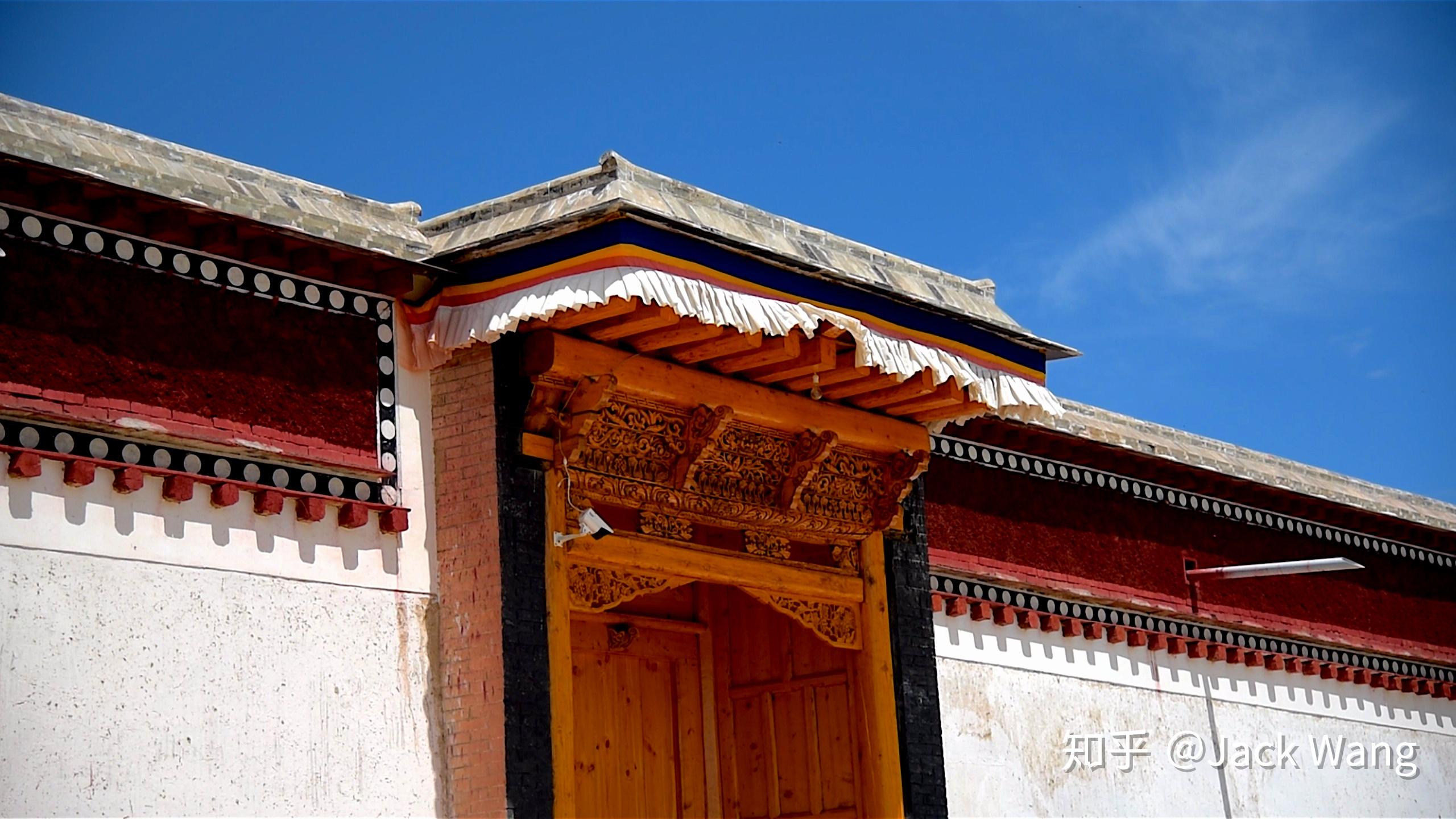 藏傳佛教中格魯派寺院,寺主為藏區三位轉世女活佛之一的貢日倉女活佛