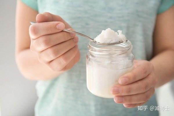 自制椰子油身体乳靠谱吗(椰子油可以直接当身体乳吗)