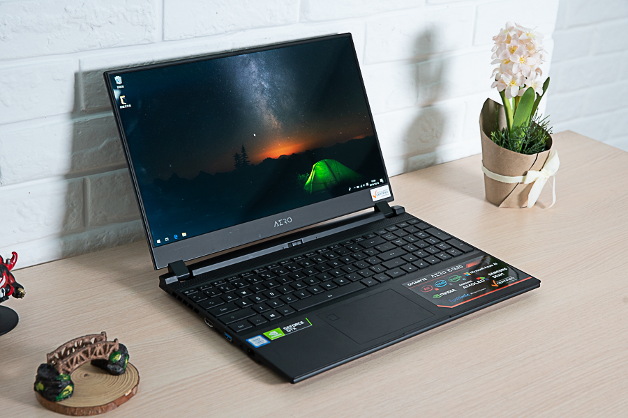 高颜值的创作神器技嘉newaero15oled笔记本评测