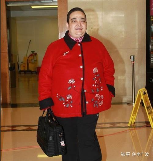 赌王最美vs最丑女儿何超莲被曝有7大绯闻男友而她却是同性恋