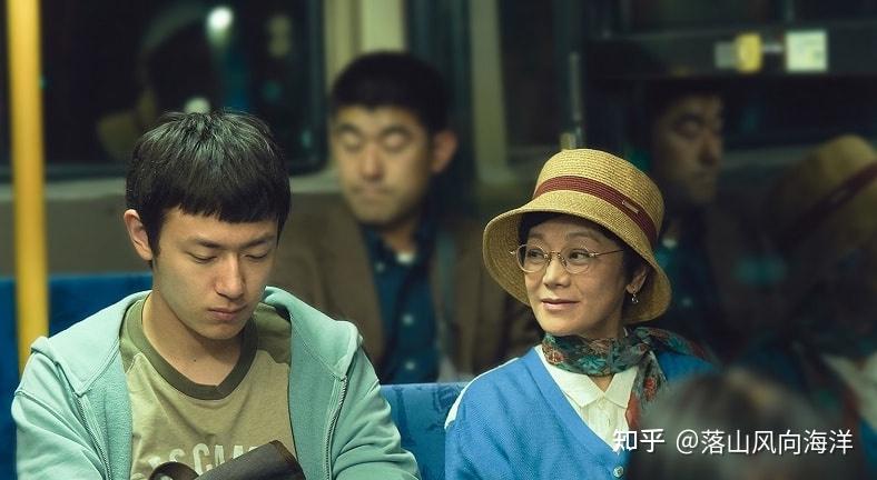 其实张艾嘉在这部电影中戏份已不算客串了,她成为电影中李小李留学