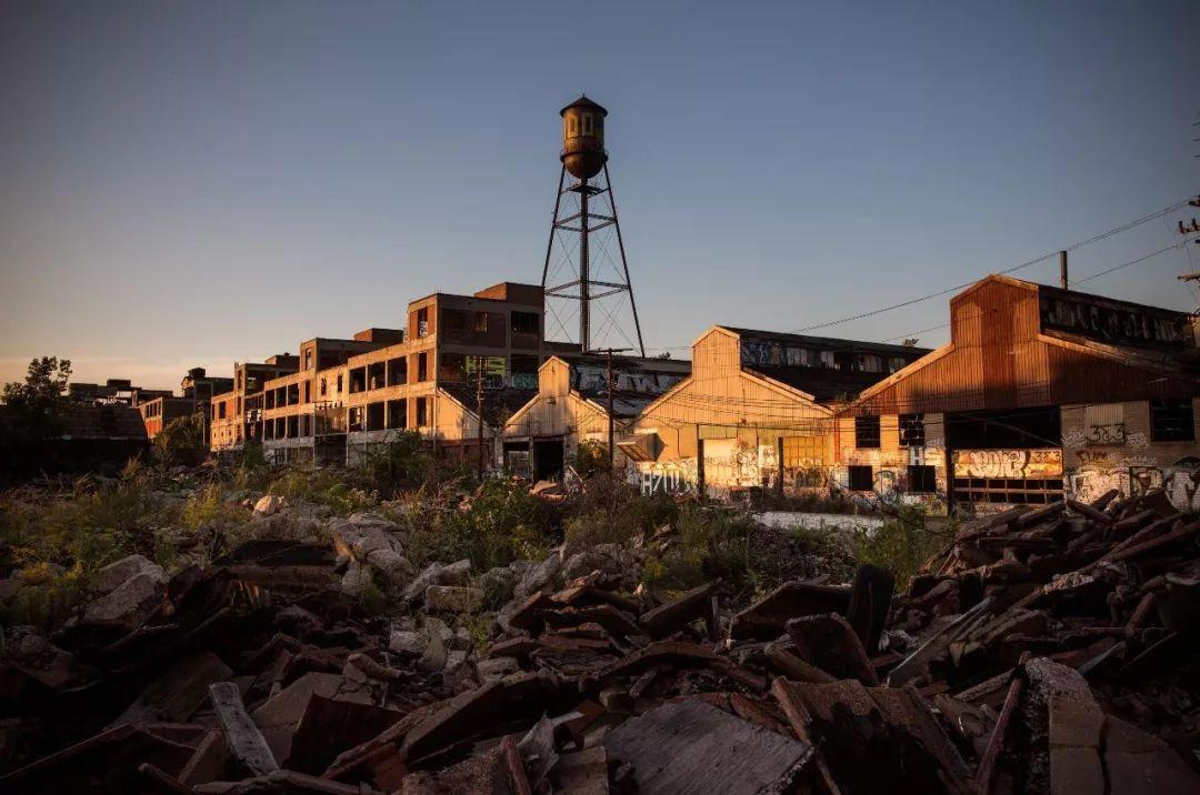 美国工厂溃于工会