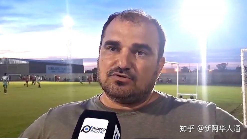 玛乌罗·斯卡洛尼原本遭到通缉,当他前往领取妻子的美国签证时,被埋伏