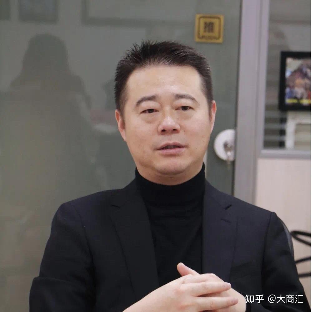 会中,上海互霖智能科技有限公司董事长孙耀阳及其团队将企业发展情况