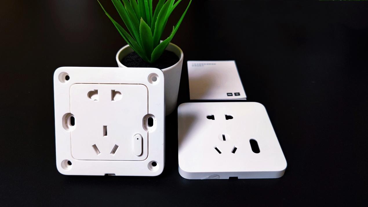 既可完美融入家居又能让传统家电秒变智能的小米米家智能墙壁插座