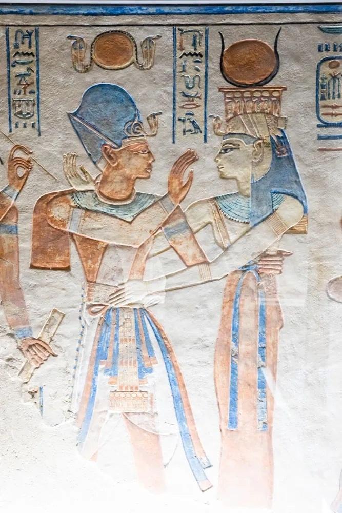 埃及王后谷amenkhopshef王子墓qv55壁画拉美西斯三世向诸神引荐儿子