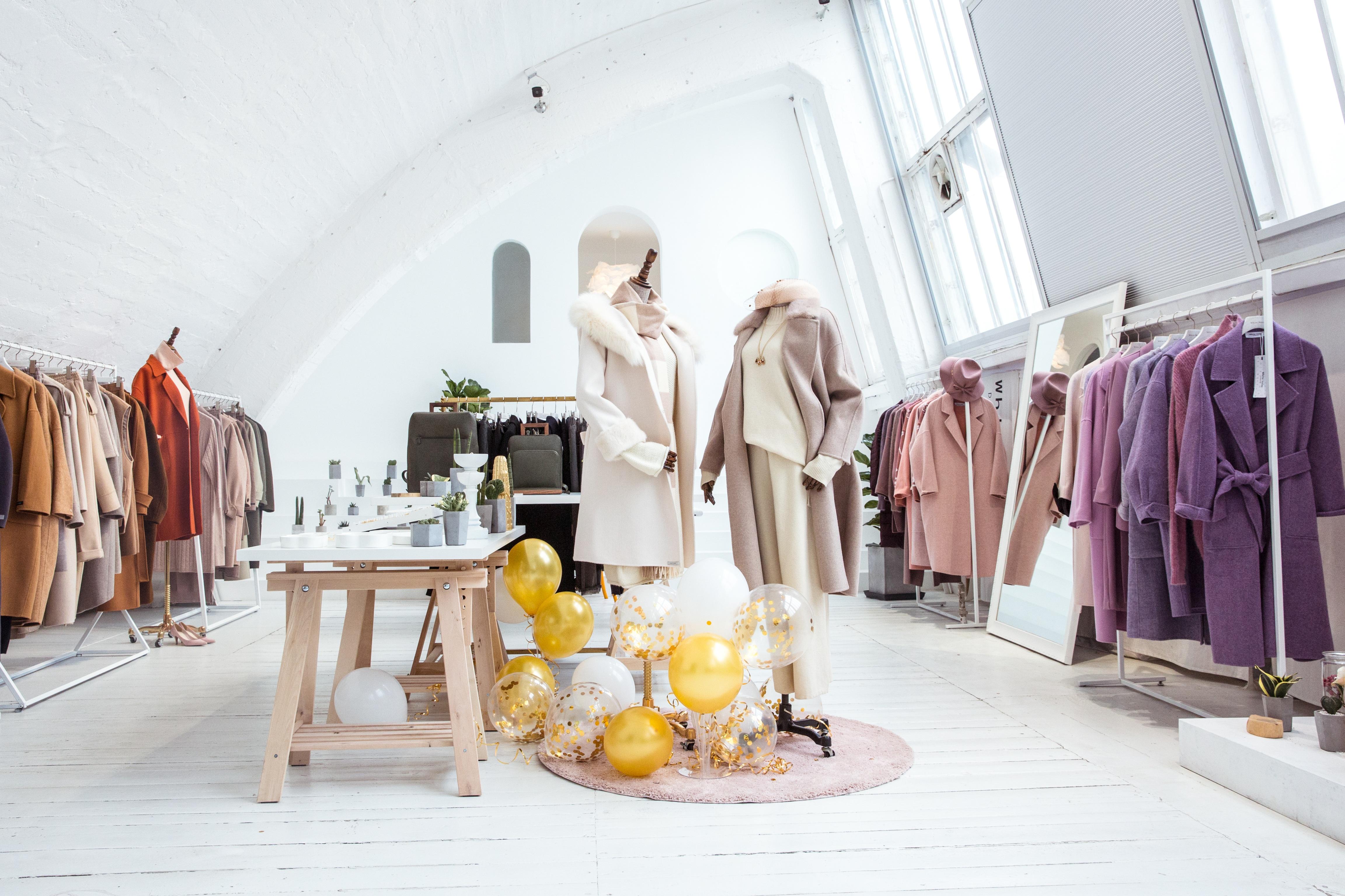 服装陈列师的职责不包括橱窗设计么