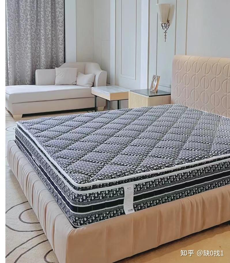 1,寻梦者-曼迪同样是寻梦者的,但是这款和上面云舒款有所不同,它采用