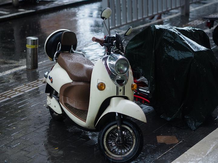 雨天安全驾驶注意事项2