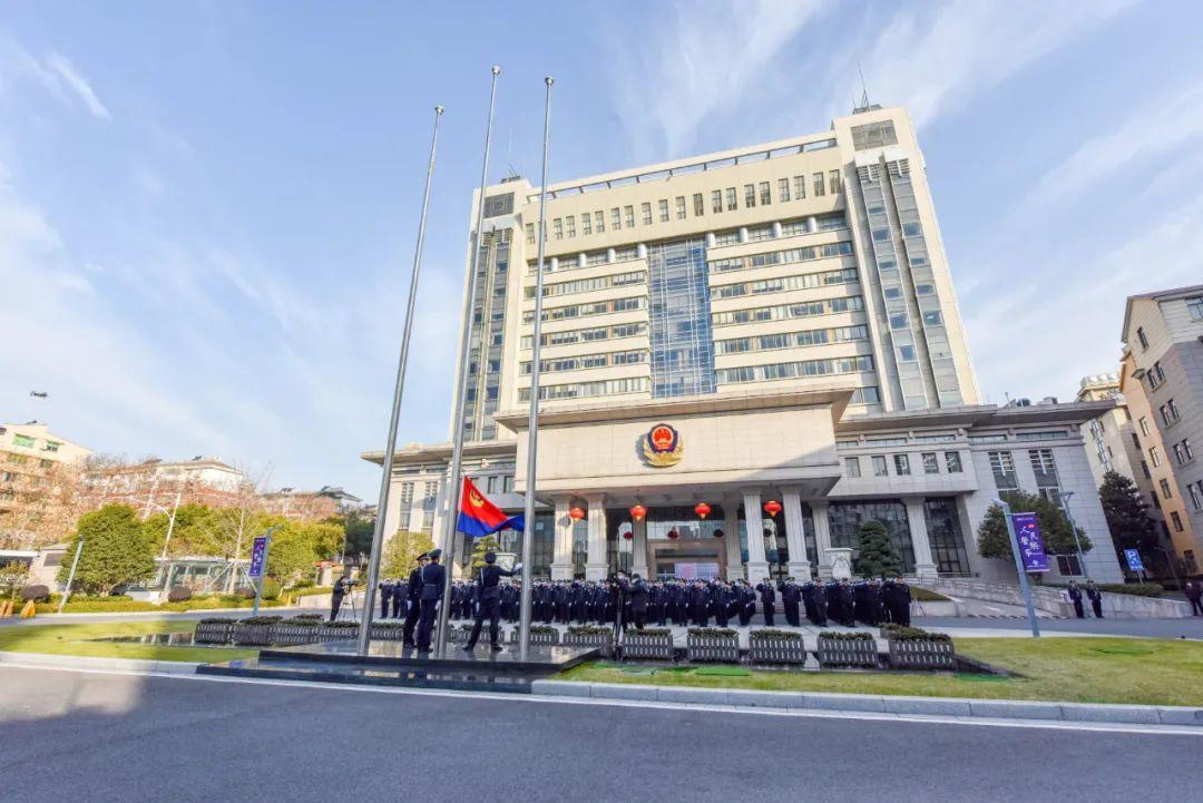 今年以来,金华公安围绕"保平安,降警情,控发案,强队伍"主线,以"攻坚