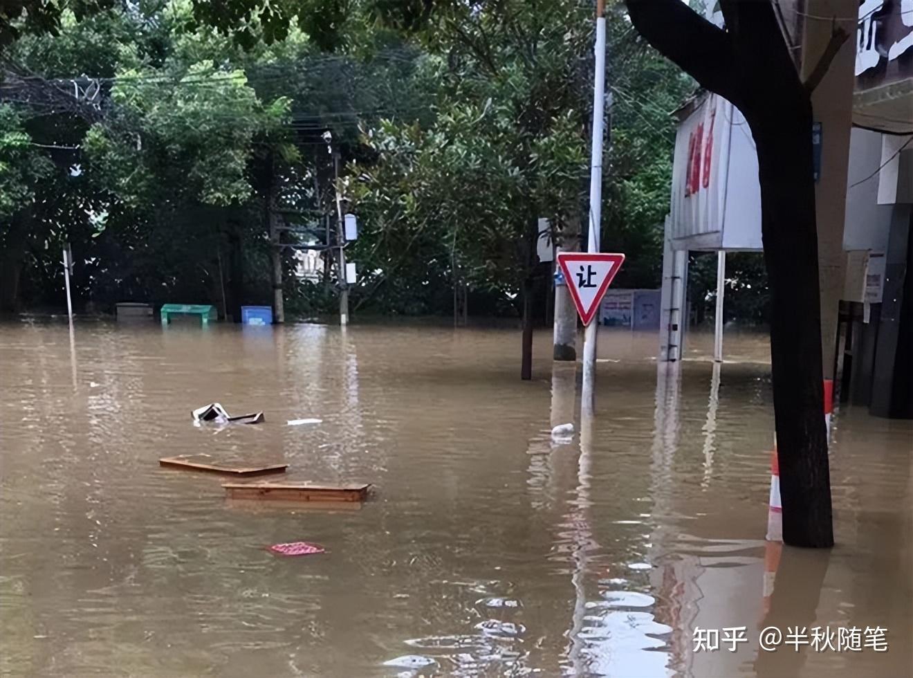 我在北京7.31特大暴雨中，经历了山洪爆发、落石砸车、痛失朋友… - 知乎