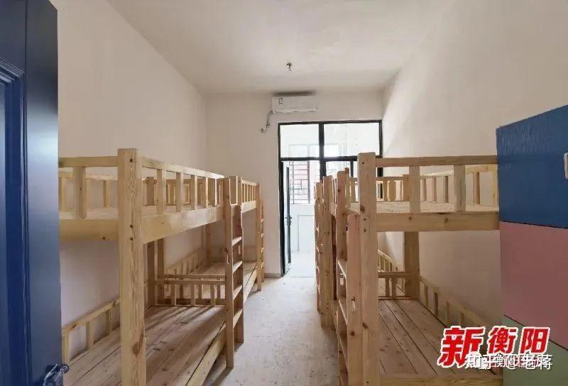 由雅礼中学派出校长,副校长为主的干部管理团队和教学名师,统一办学