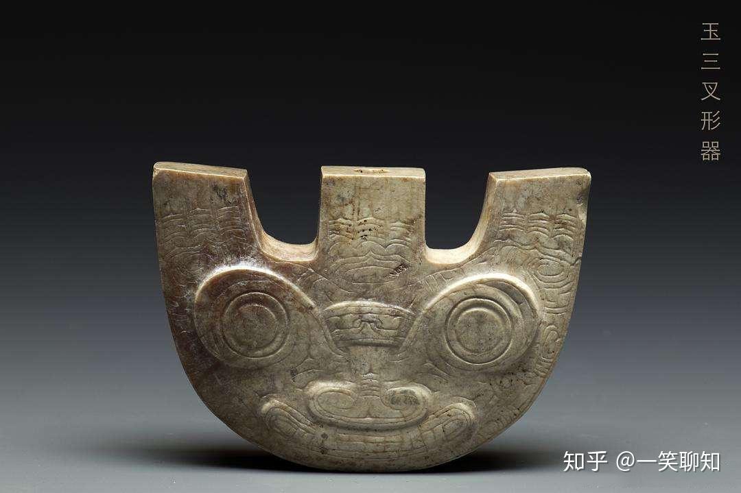 传说黄帝的王妃方雷氏受鱼骨发明了梳子,实际上早在大汶口文化已经