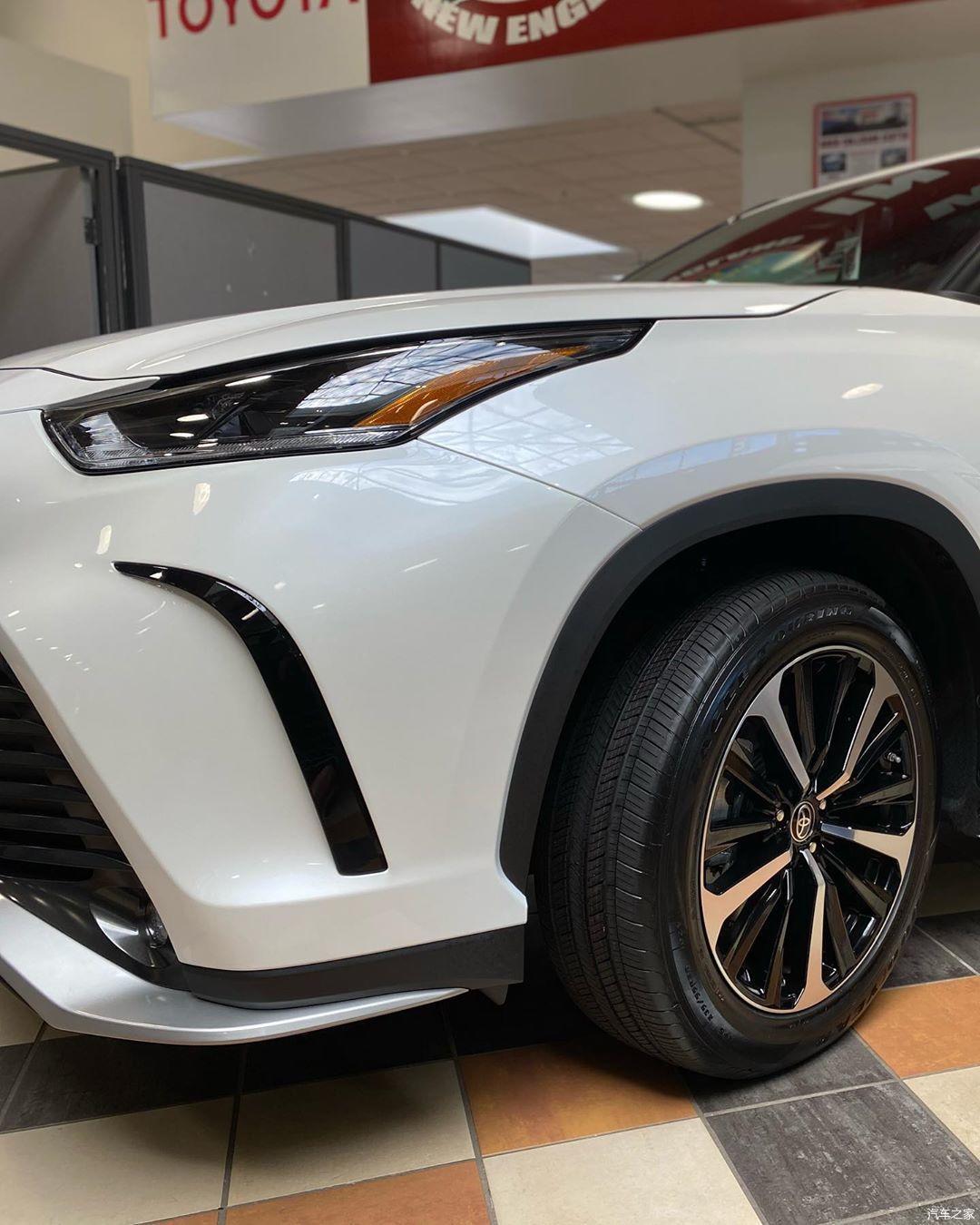 全新丰田汉兰达xse实车曝光,定位很运动,前脸很个性化