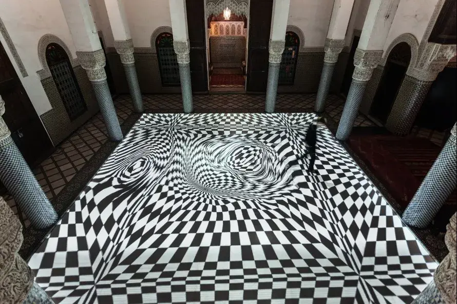 互动装置摩洛哥咒语地面扭曲