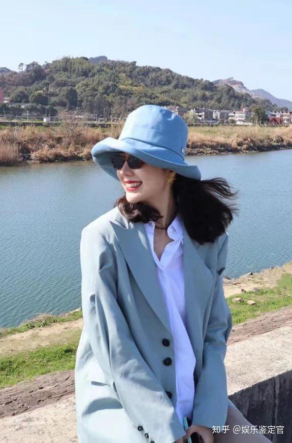 不过话说回来,每个人都有自己的穿衣风格,虽然董花花