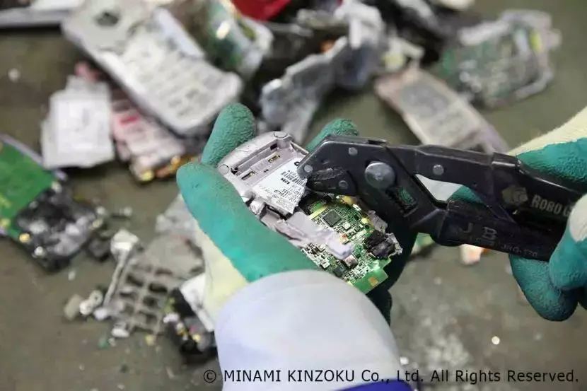 作为材料强国的日本居然在捡电子垃圾