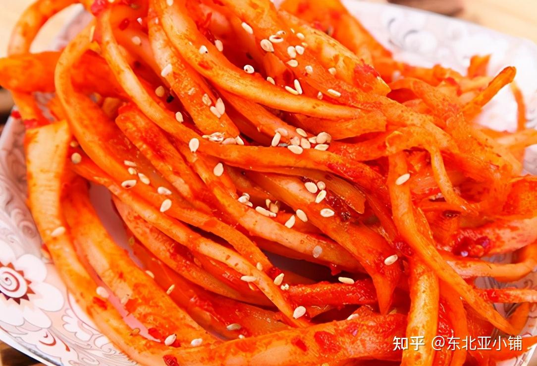 白醋或者米醋250克,盐 75克,洋葱半个,苏子叶(香叶)少许,小茴香子少许