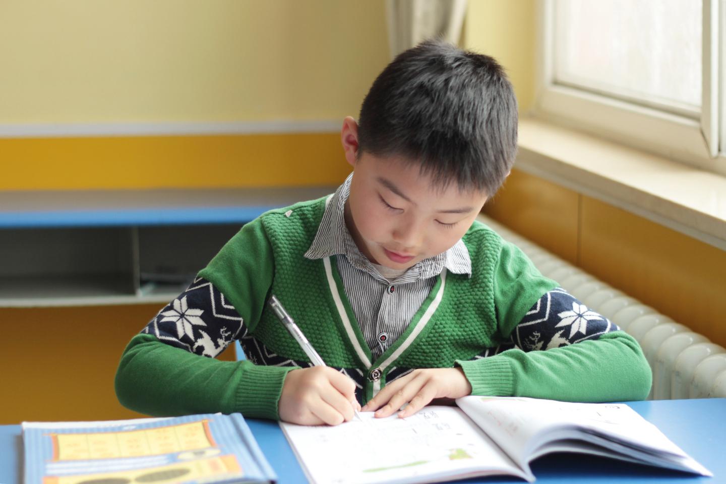 写字老师强烈推荐 适合低年级小学生的有效练字方法 知乎