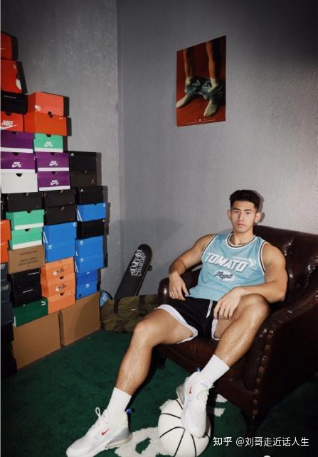 黑皮肌肉体育生做模特主播,谁看了能不喜欢呀 - 知乎