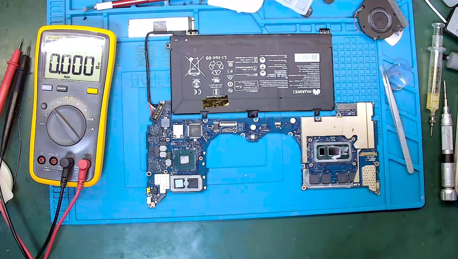 华为p10 plus正常使用不开机,主板亮红灯,这个通病快速秒杀换它