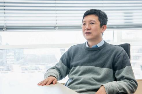 王海峰的业务助理赵世奇从他身上同时看到了坚持和顺势而为带来的结果