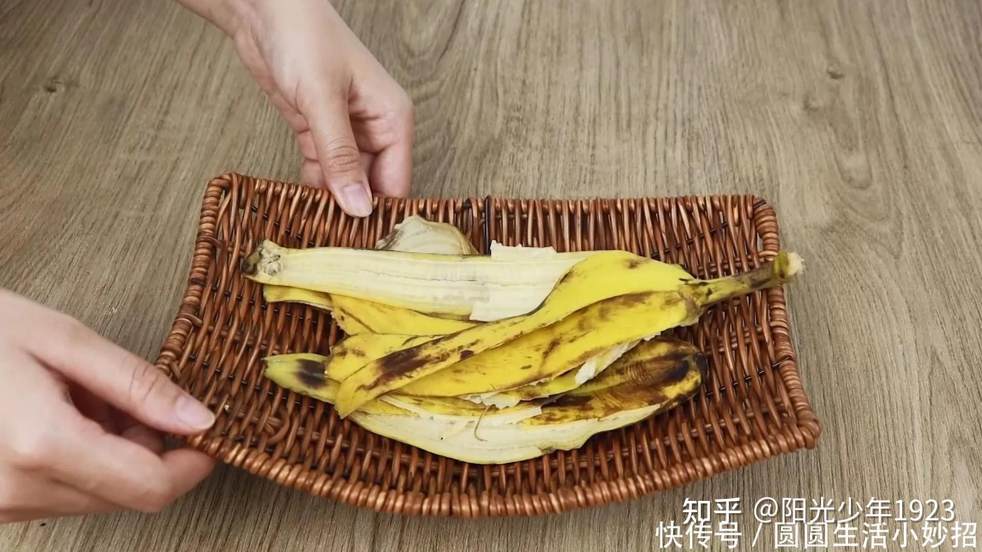 香蕉皮放水里煮一下功效惊人 香蕉皮和冰糖一起煮，原来作用这么厉害_华夏智能网