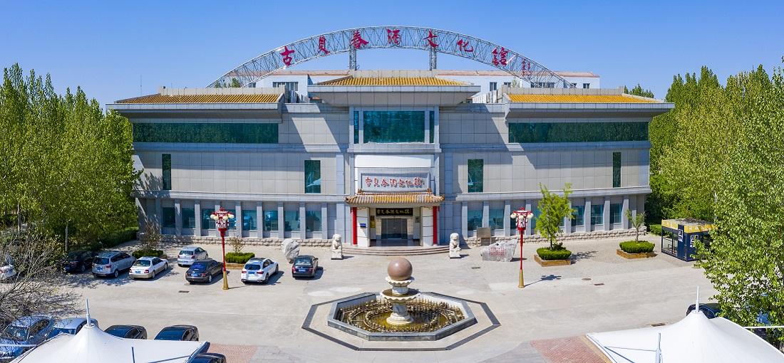 2018年11月,古贝春旗下中度酱香白酒——古贝元·白版上市.