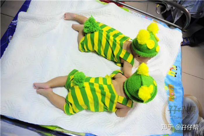 diy双胞胎宝宝百天照你可以在家这样拍