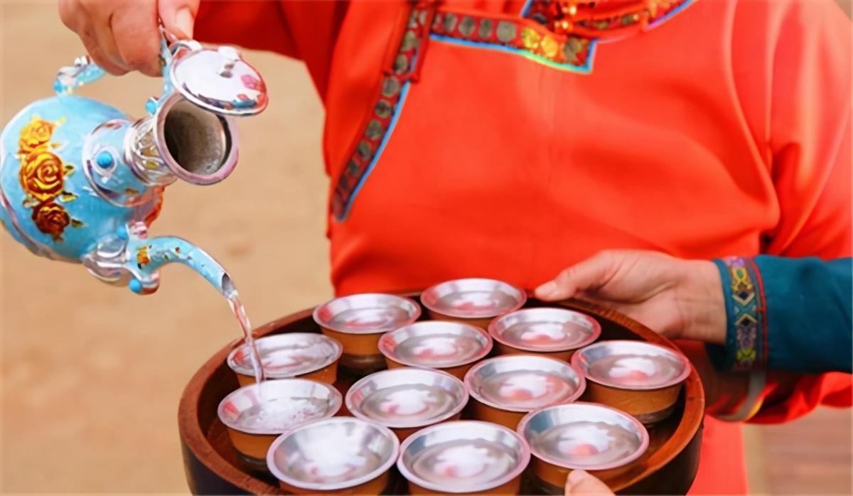 蒙古人喝酒图片图片