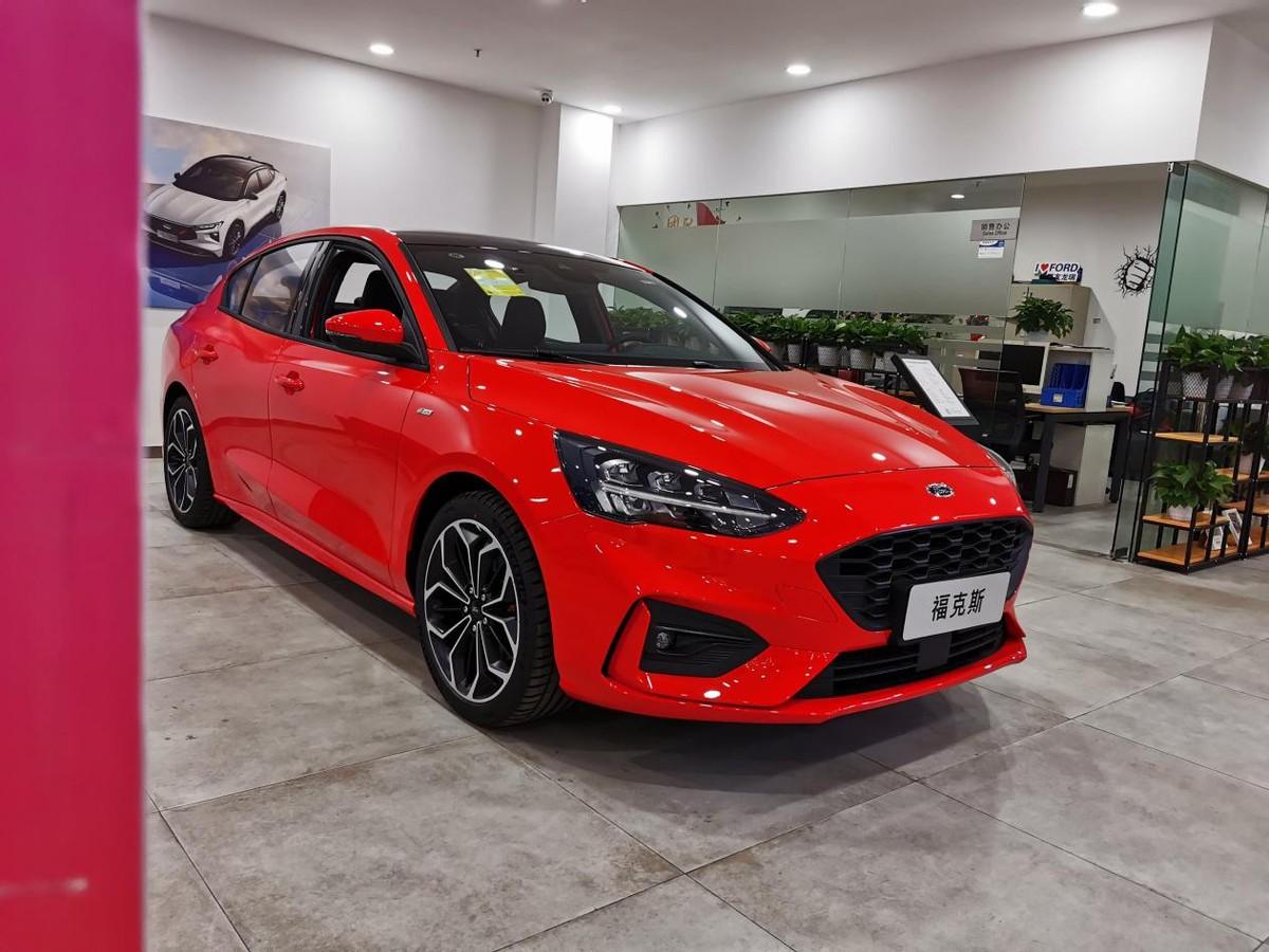 极佳的运动乐趣关键性价比还高福特福克斯实拍简评