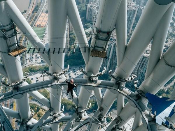 广州塔阿尔法探索乐园玩转深度旅游凌空探险垂直落差110米