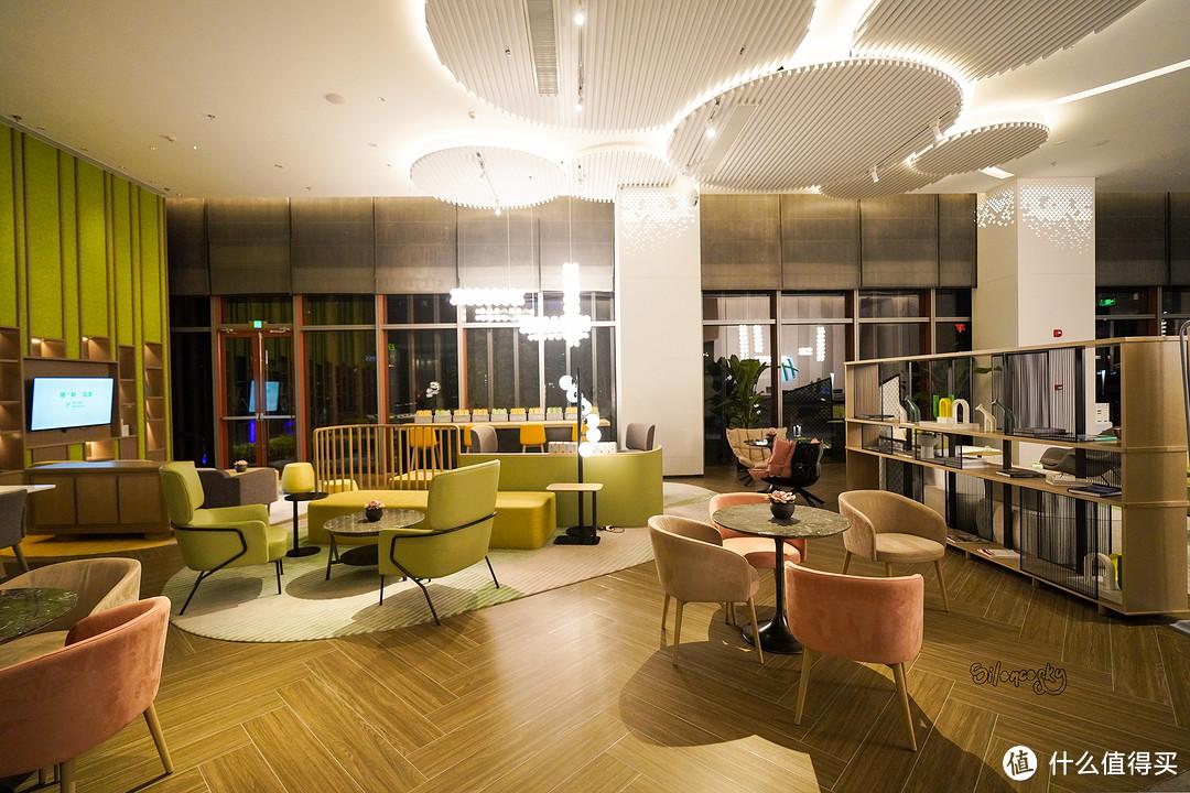 现在新酒店都这么卷了吗？比很多皇冠假日更给力的青岛金水套房假日酒店入住体验 - 知乎