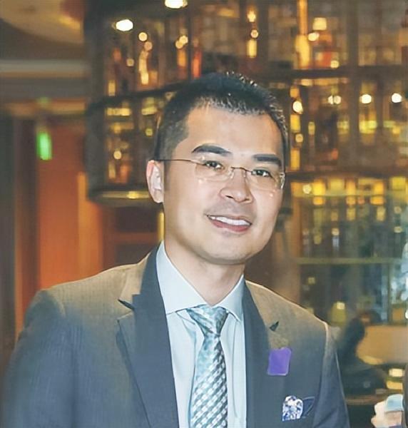 矿材网专访德国耐驰上海分公司矿物应用专家朱宁一先生,请