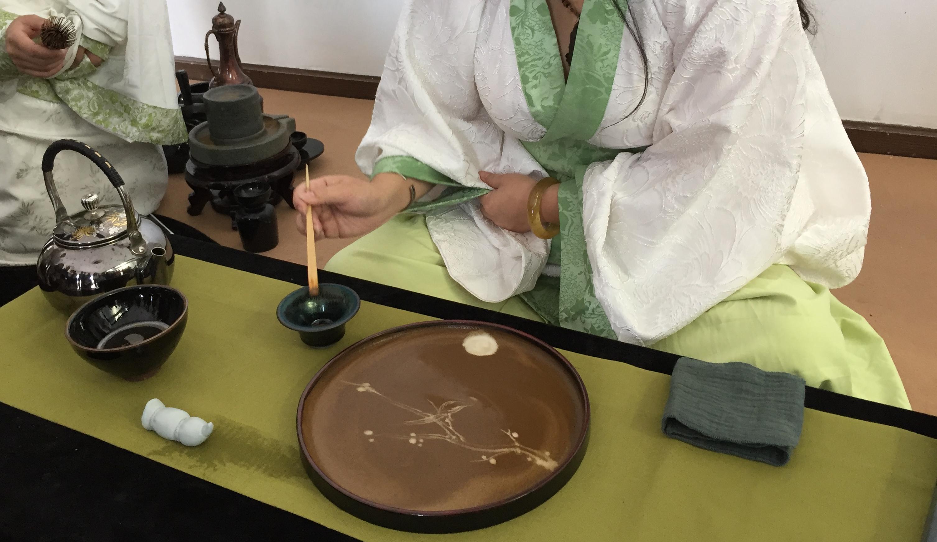 教你一门千年绝技茶汤上作画