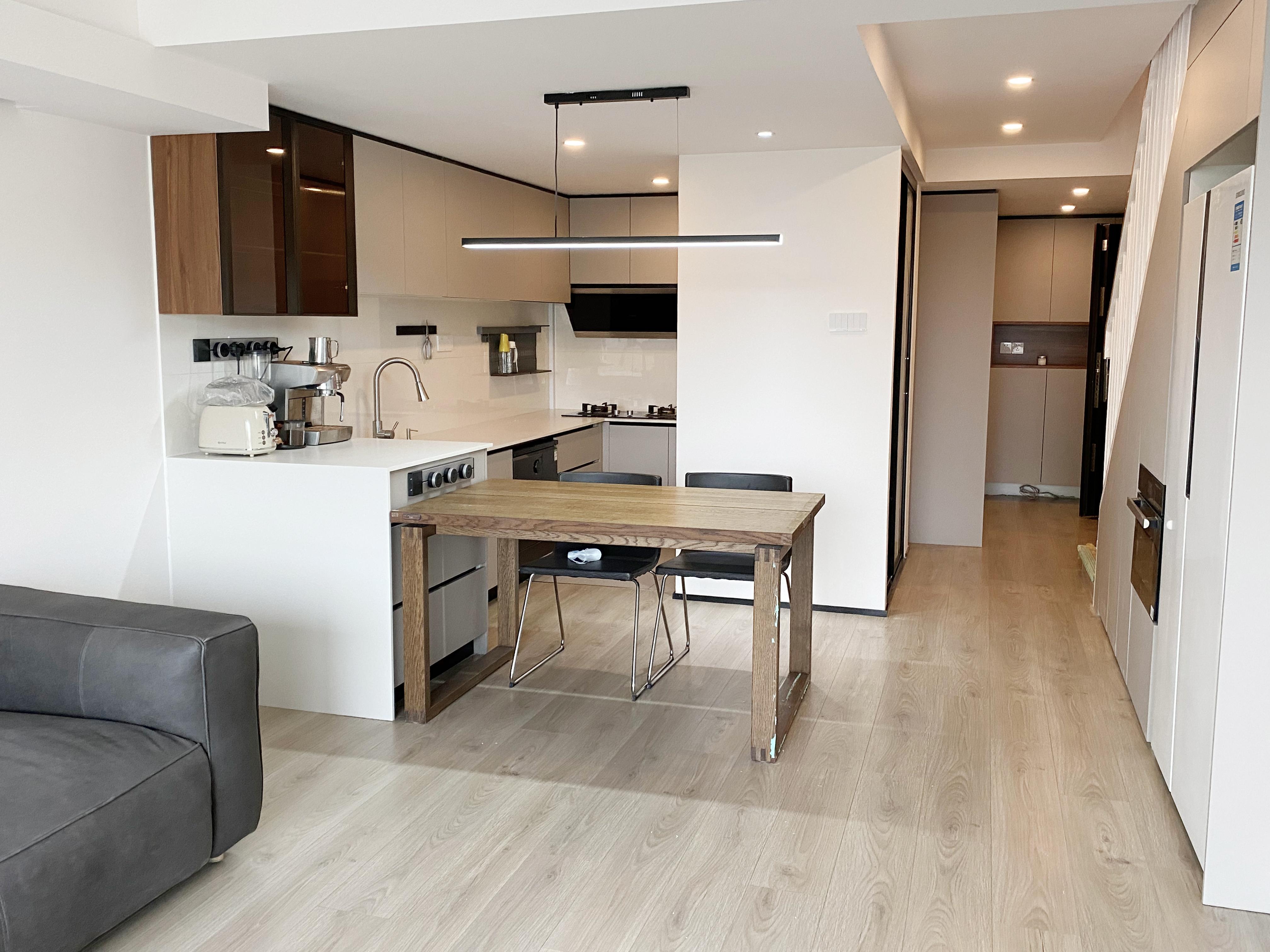 餐厨作为会客区的门面,直接采用ldk设计(客餐厨一体式设计),采光好了